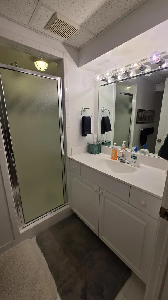 5256 Wright Way E West Bloomfield Charter Township MI 48322