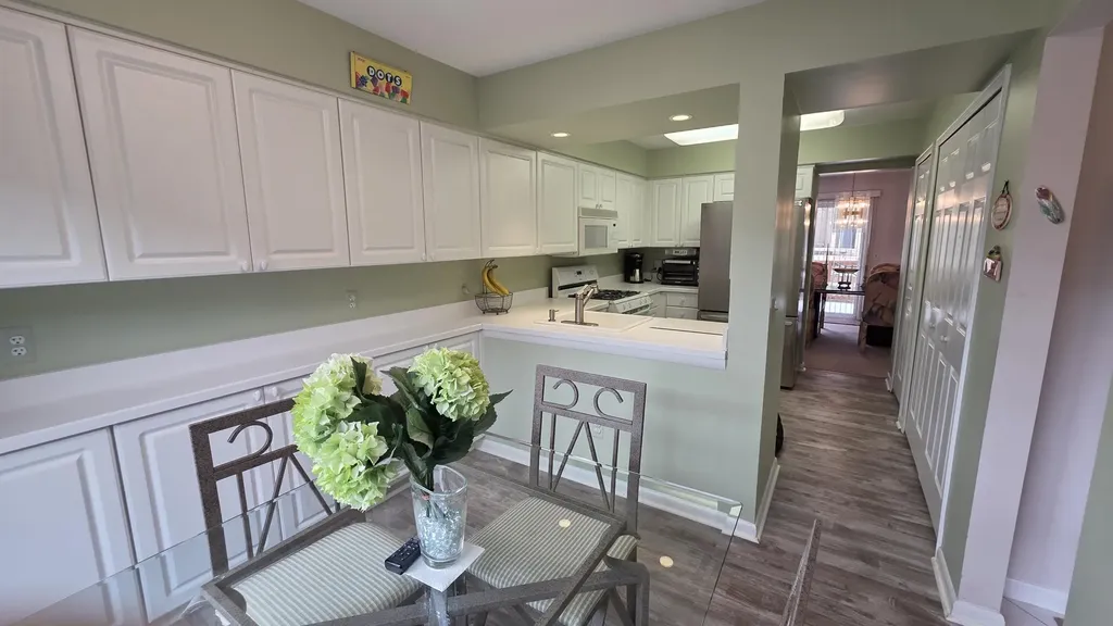 5256 Wright Way E West Bloomfield Charter Township MI 48322