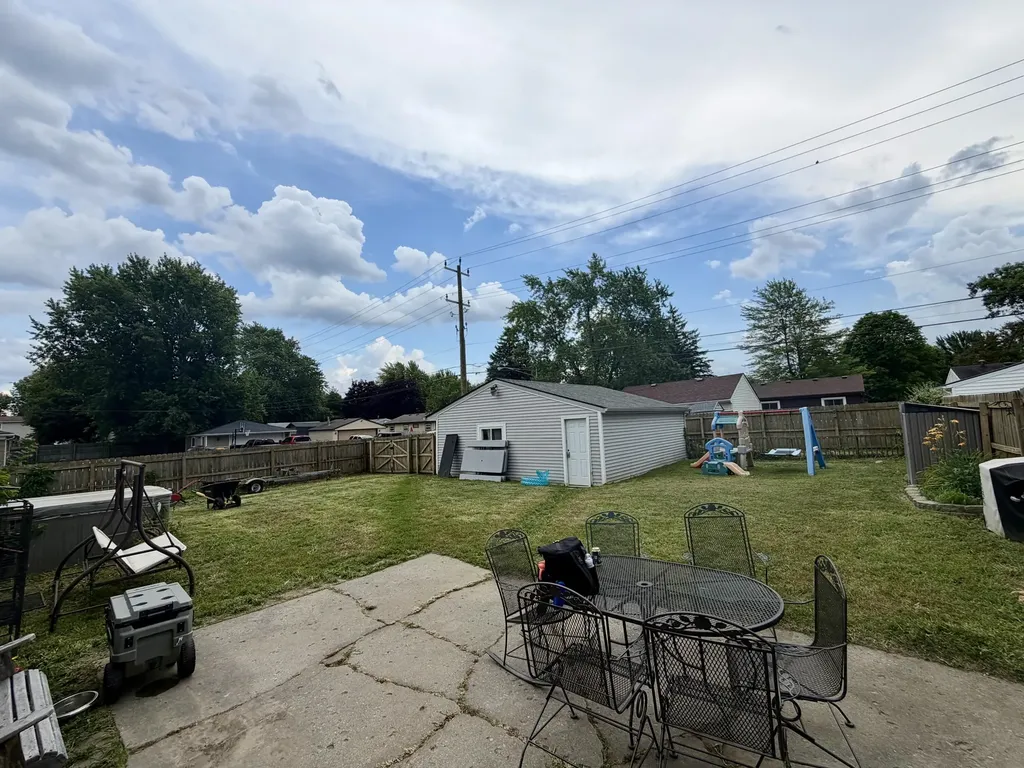 41559 Mc Kinley Street Belleville City MI 48111
