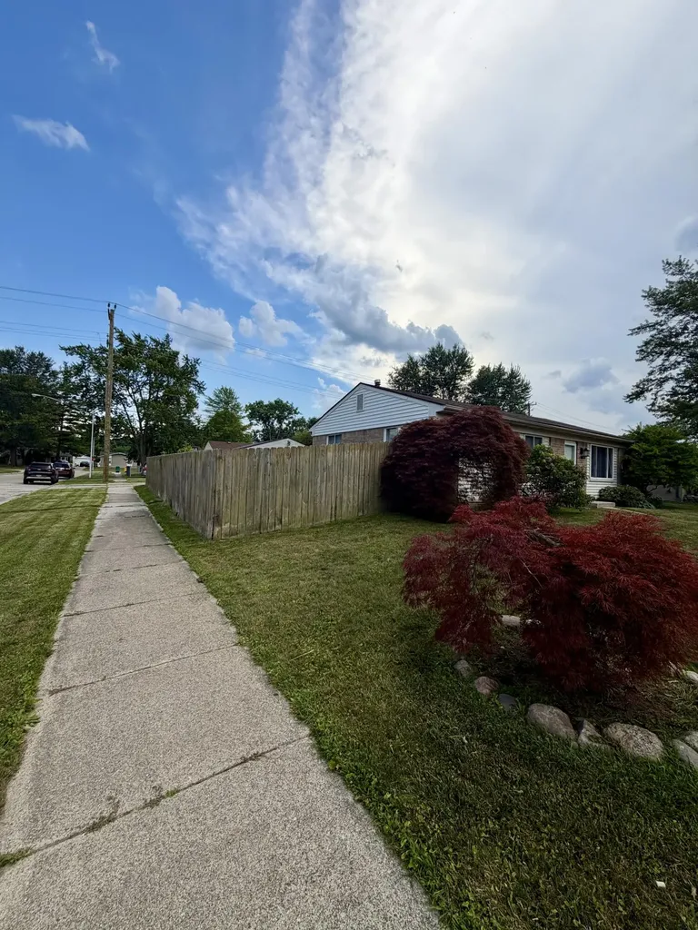 41559 Mc Kinley Street Belleville City MI 48111