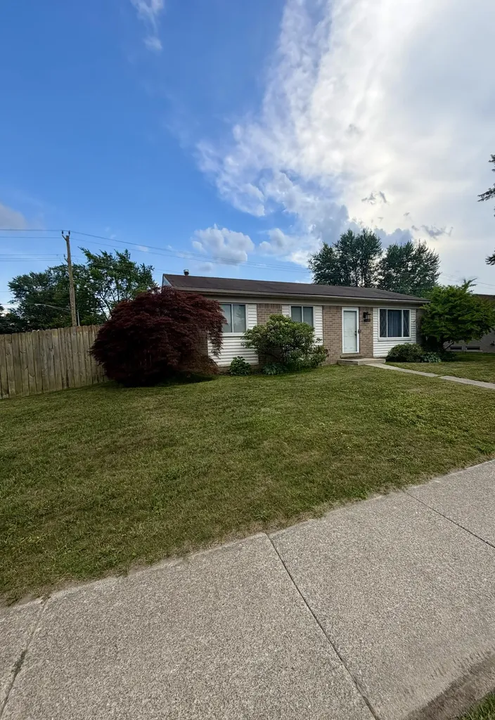 41559 Mc Kinley Street Belleville City MI 48111