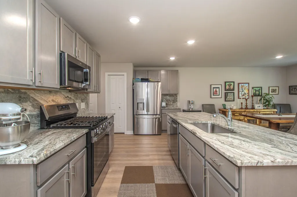 122 Parsons Lane Saline City MI 48176