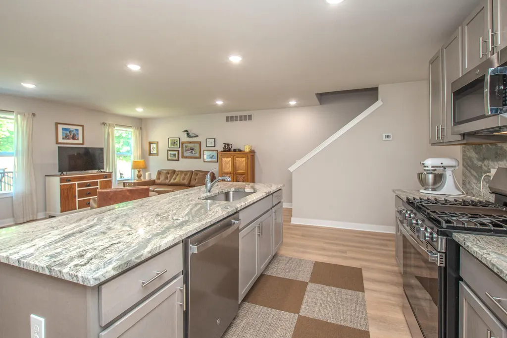 122 Parsons Lane Saline City MI 48176