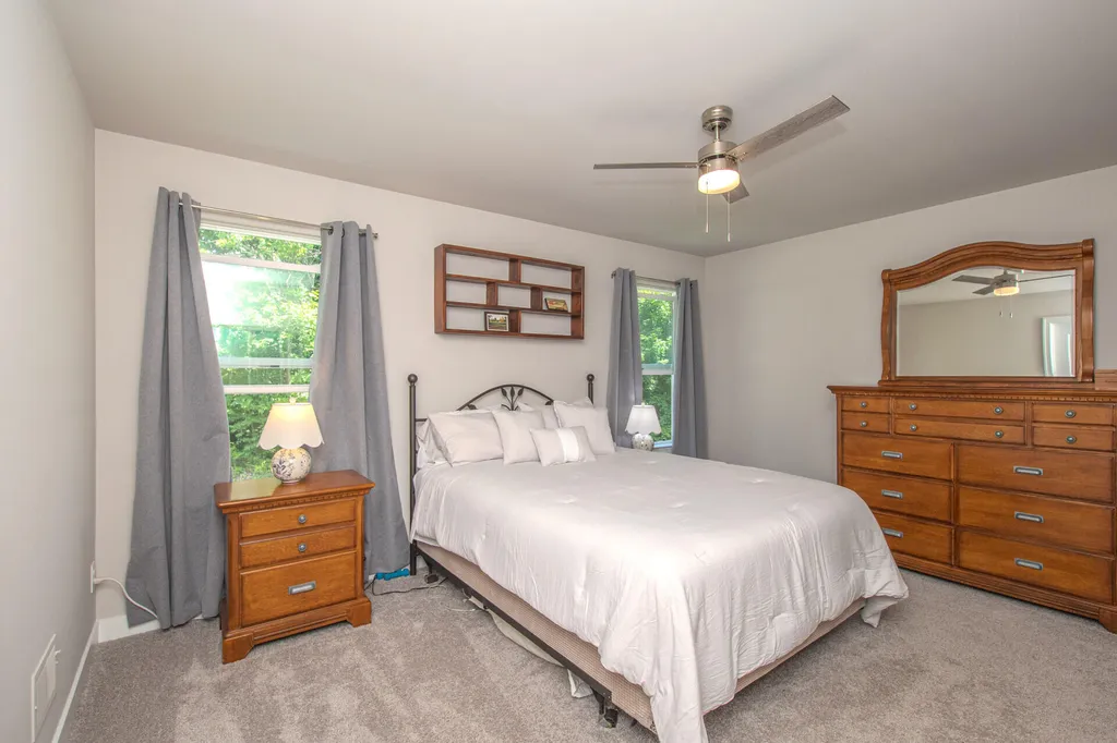 122 Parsons Lane Saline City MI 48176