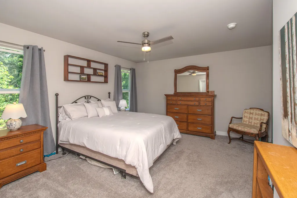 122 Parsons Lane Saline City MI 48176