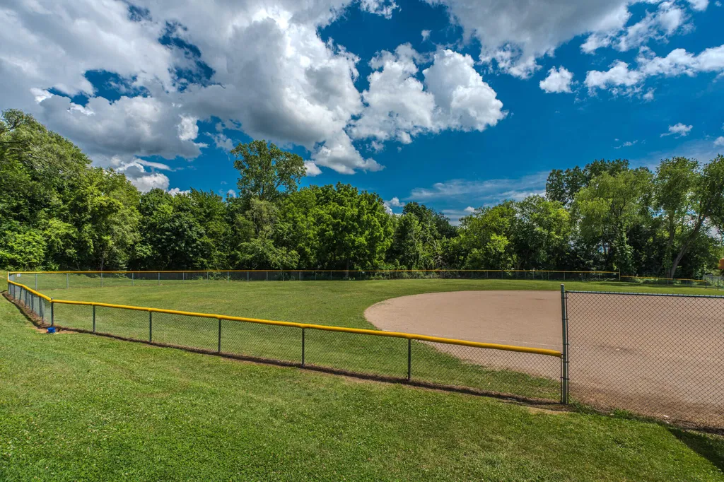 122 Parsons Lane Saline City MI 48176