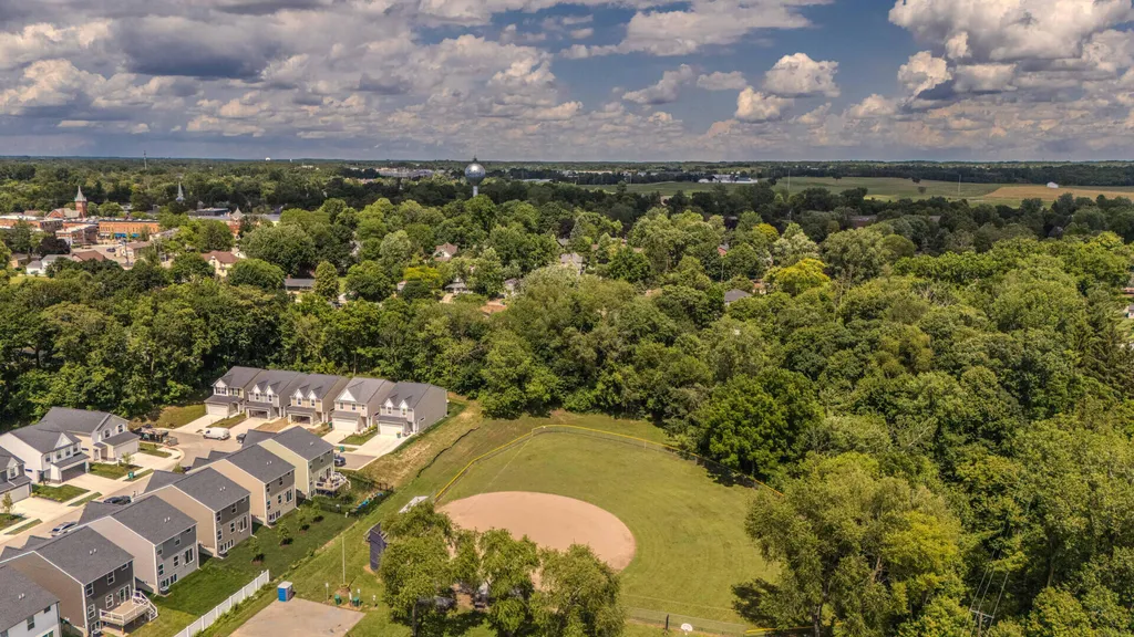 122 Parsons Lane Saline City MI 48176