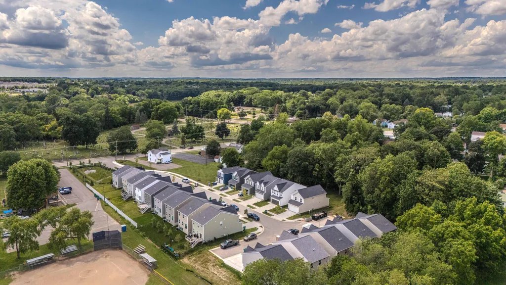 122 Parsons Lane Saline City MI 48176
