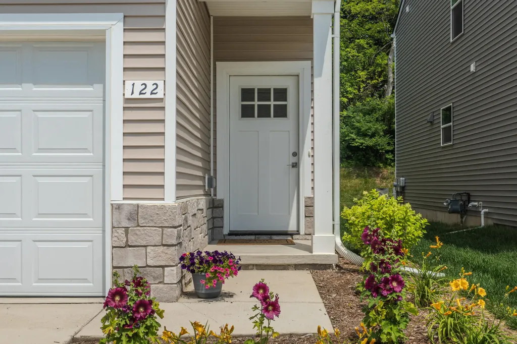 122 Parsons Lane Saline City MI 48176