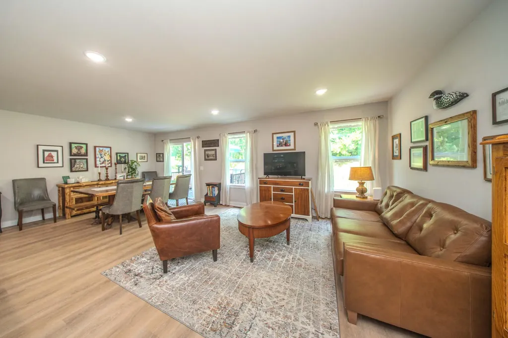 122 Parsons Lane Saline City MI 48176