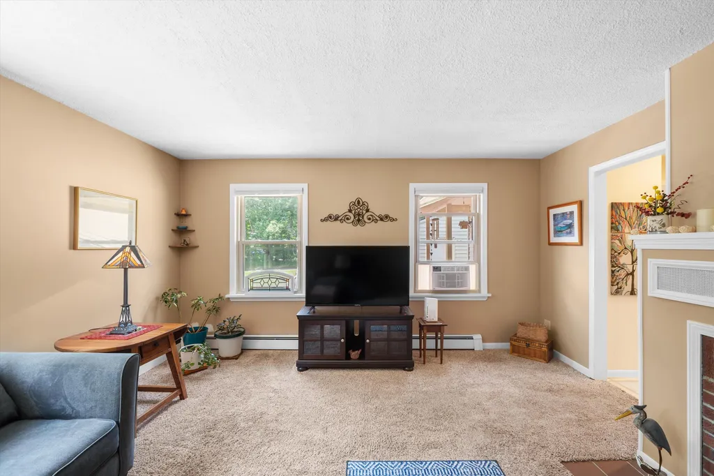 16009 Cavanaugh Lake Road Sylvan Township MI 48118