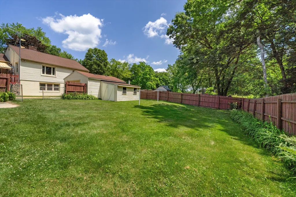 16009 Cavanaugh Lake Road Sylvan Township MI 48118