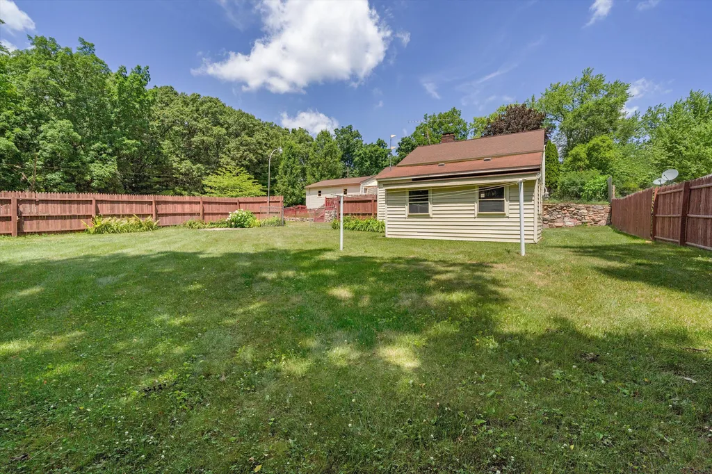 16009 Cavanaugh Lake Road Sylvan Township MI 48118