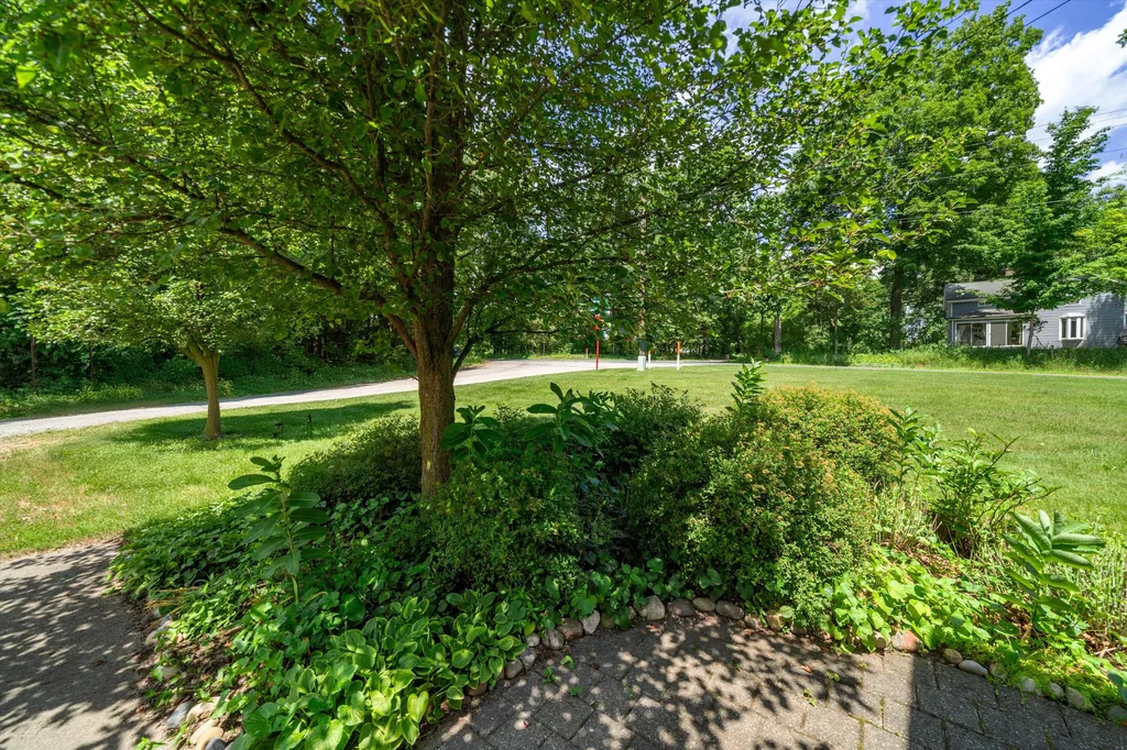 16009 Cavanaugh Lake Road Sylvan Township MI 48118