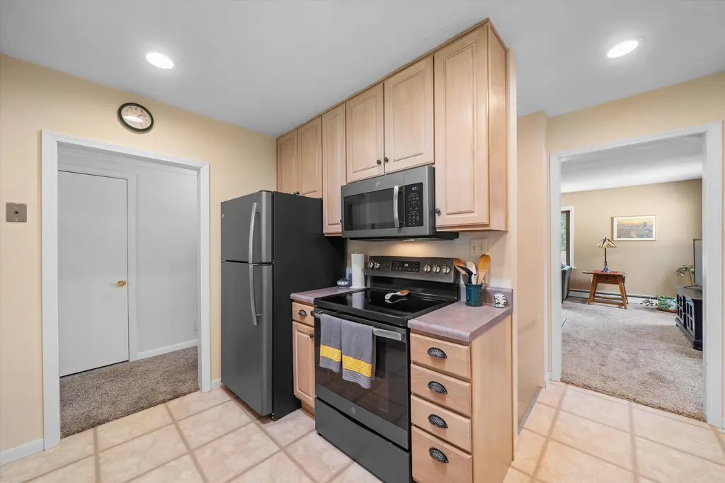 16009 Cavanaugh Lake Road Sylvan Township MI 48118