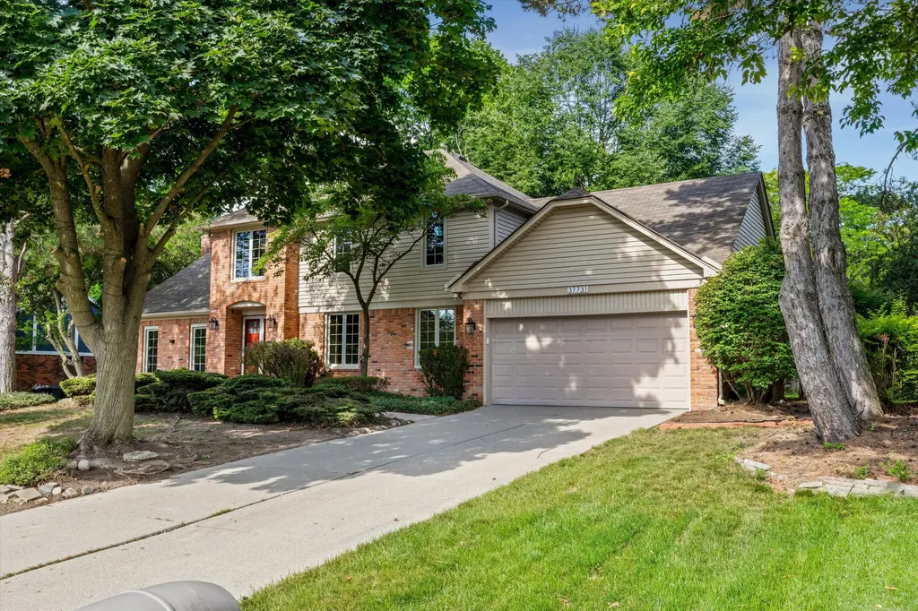 37731 W Meadowhill Drive Farmington Hills City MI 48167