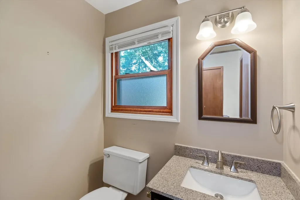 37731 W Meadowhill Drive Farmington Hills City MI 48167