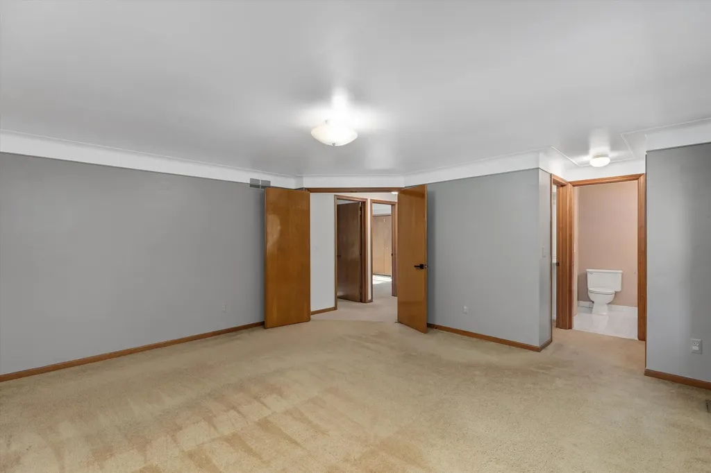 37731 W Meadowhill Drive Farmington Hills City MI 48167