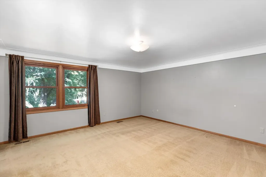37731 W Meadowhill Drive Farmington Hills City MI 48167