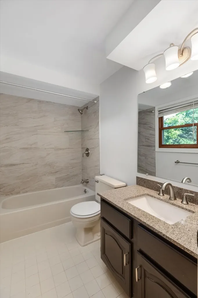 37731 W Meadowhill Drive Farmington Hills City MI 48167
