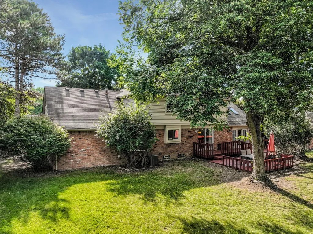 37731 W Meadowhill Drive Farmington Hills City MI 48167