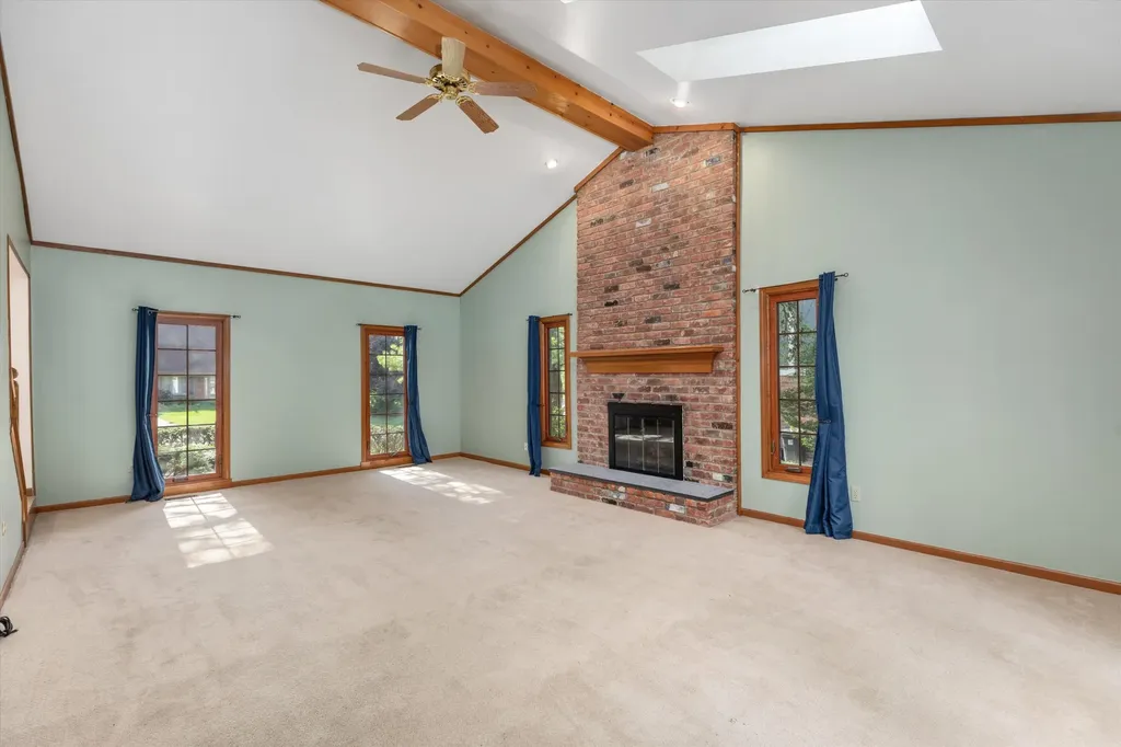 37731 W Meadowhill Drive Farmington Hills City MI 48167