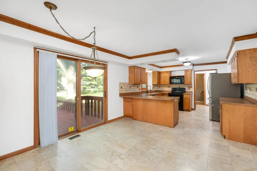 37731 W Meadowhill Drive Farmington Hills City MI 48167