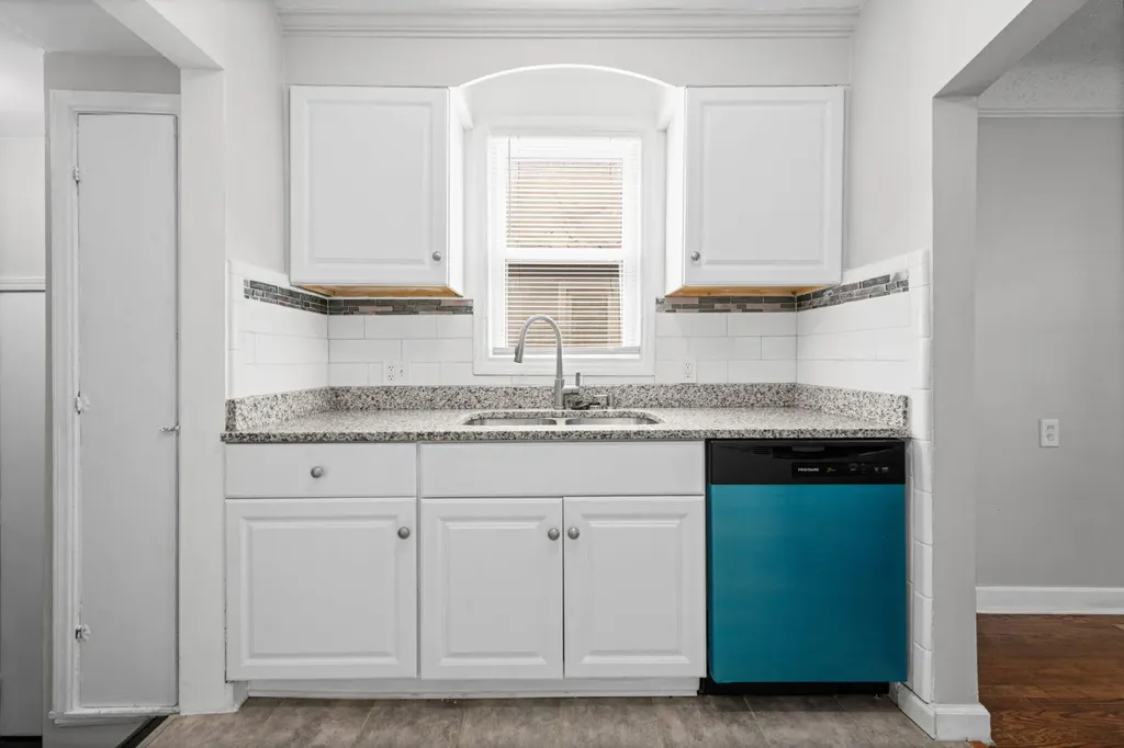 576 Garfield Avenue Lincoln Park City MI 48146