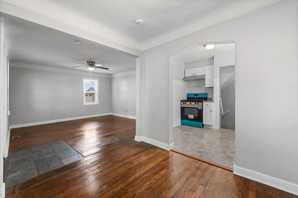 576 Garfield Avenue Lincoln Park City MI 48146