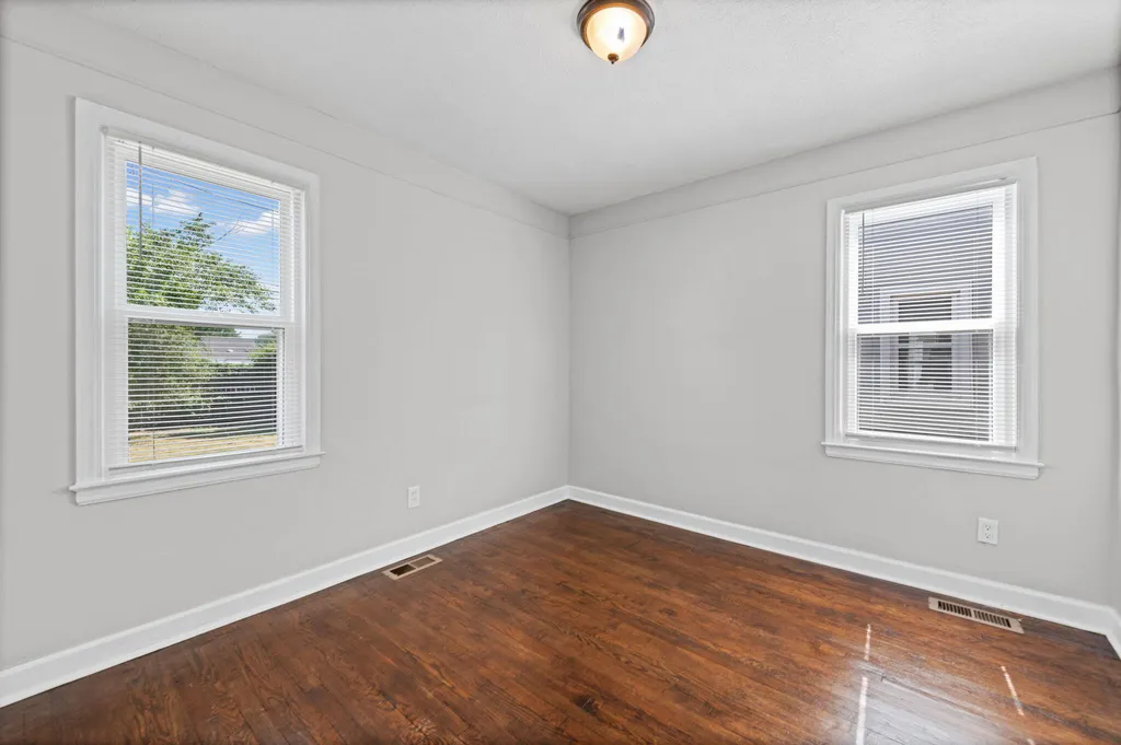 576 Garfield Avenue Lincoln Park City MI 48146