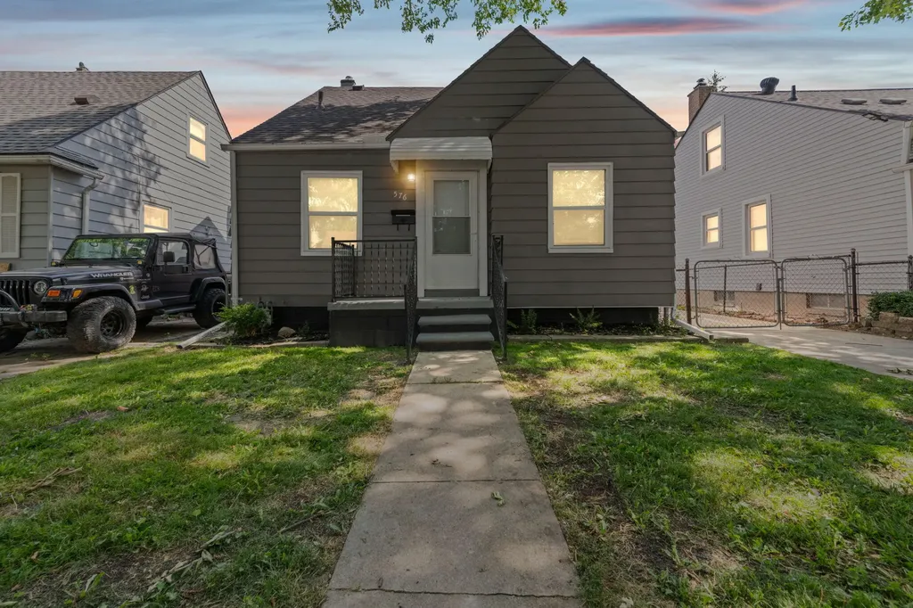576 Garfield Avenue Lincoln Park City MI 48146