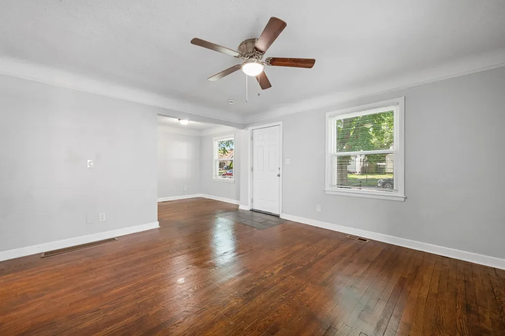 576 Garfield Avenue Lincoln Park City MI 48146