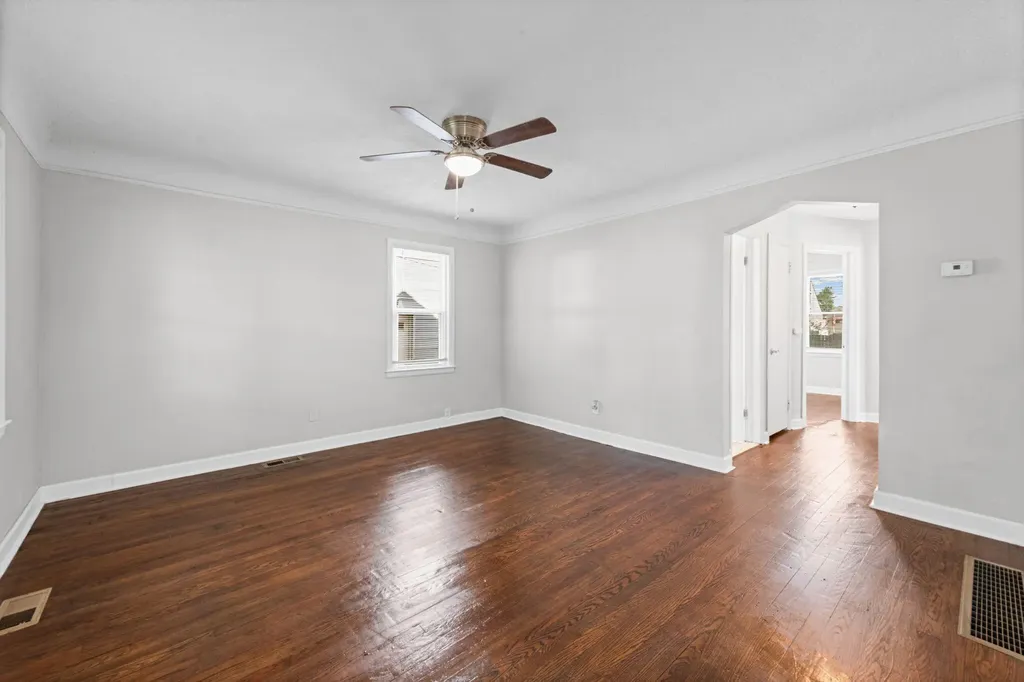 576 Garfield Avenue Lincoln Park City MI 48146