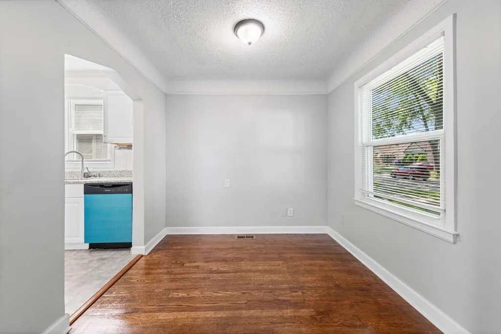 576 Garfield Avenue Lincoln Park City MI 48146