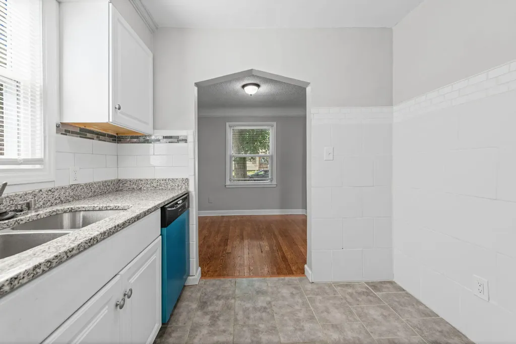 576 Garfield Avenue Lincoln Park City MI 48146