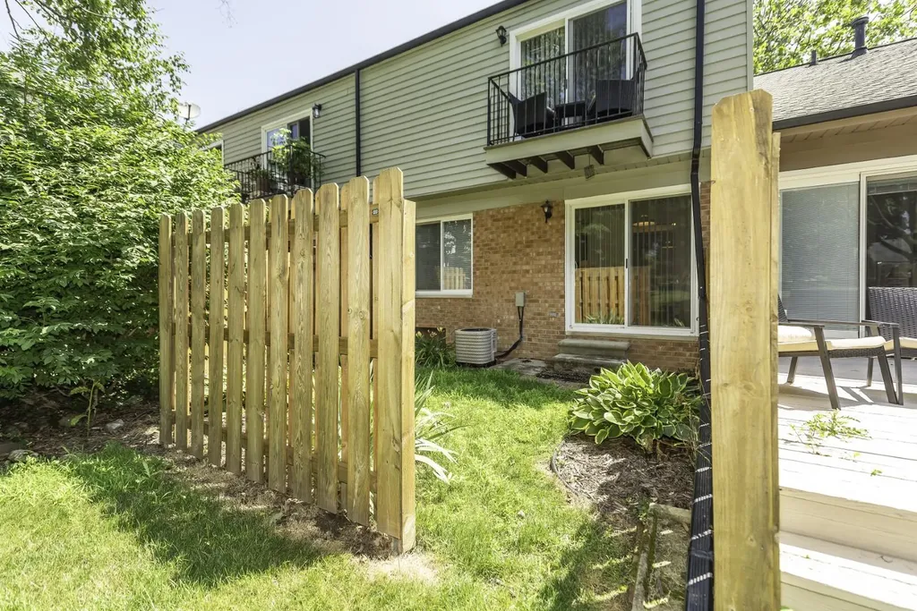 3351 Burbank Drive Ann Arbor City MI 48105