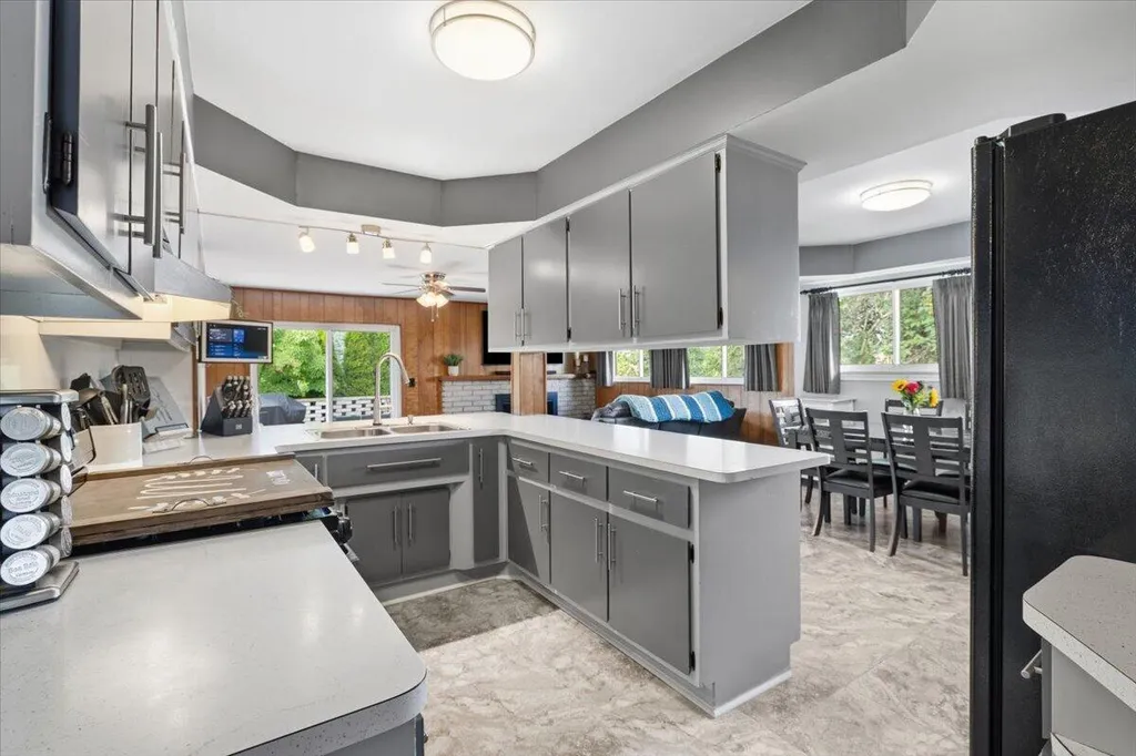 34650 Wood Street Livonia City MI 48154