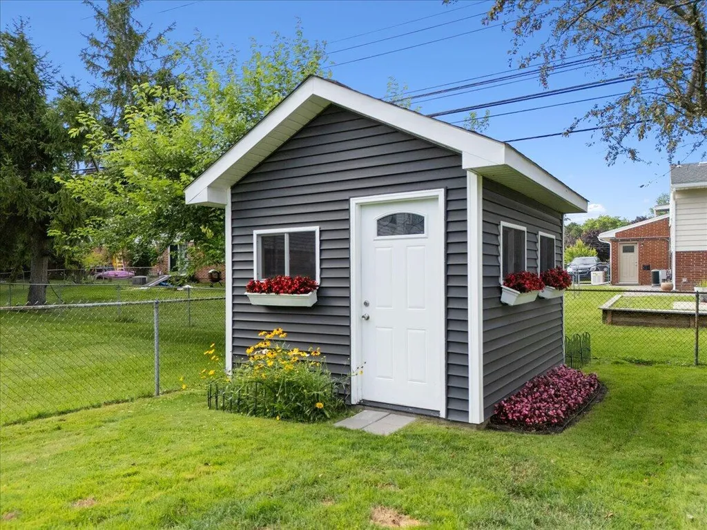 34650 Wood Street Livonia City MI 48154