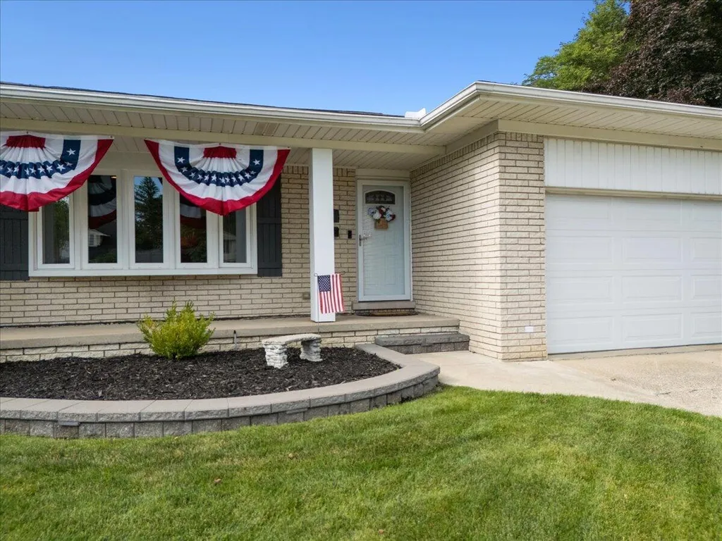 34650 Wood Street Livonia City MI 48154