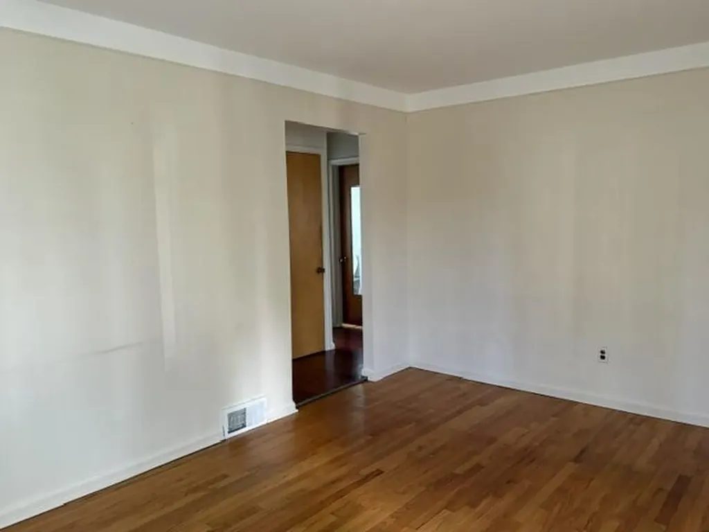 18201 Gaylord Redford Charter Township MI 48240