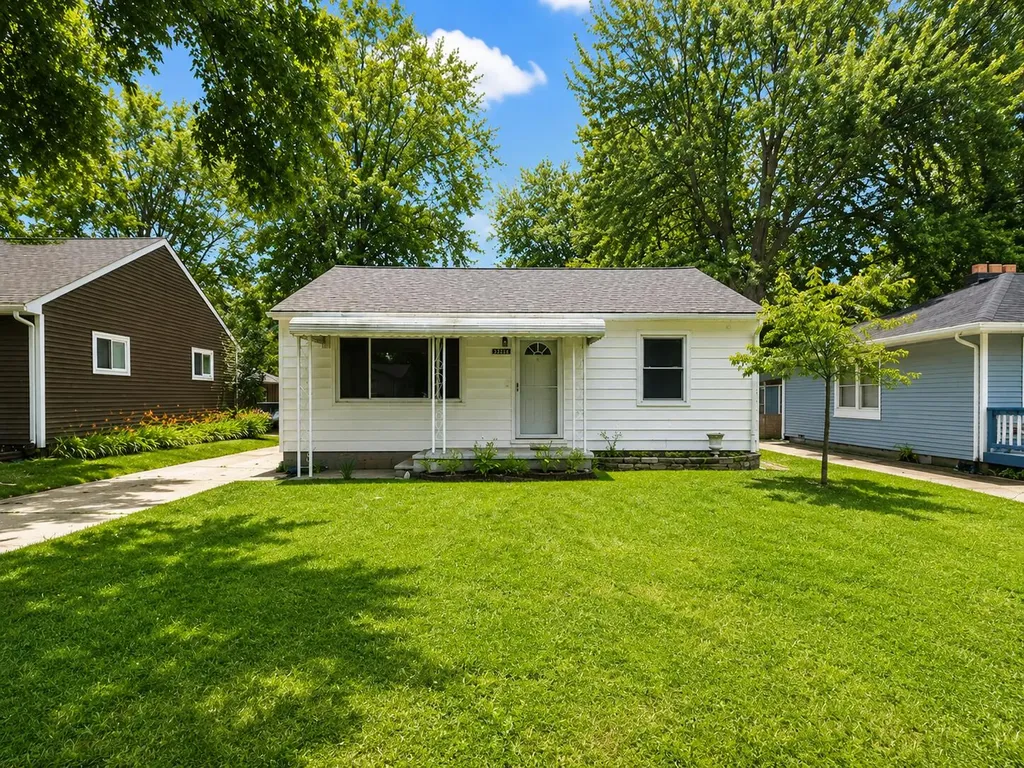 39294 Ormsby Street Clinton Charter Township MI 48036