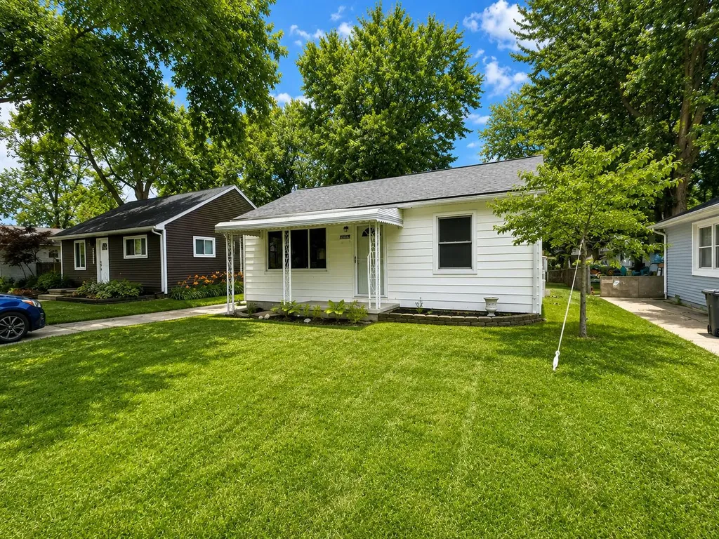 39294 Ormsby Street Clinton Charter Township MI 48036
