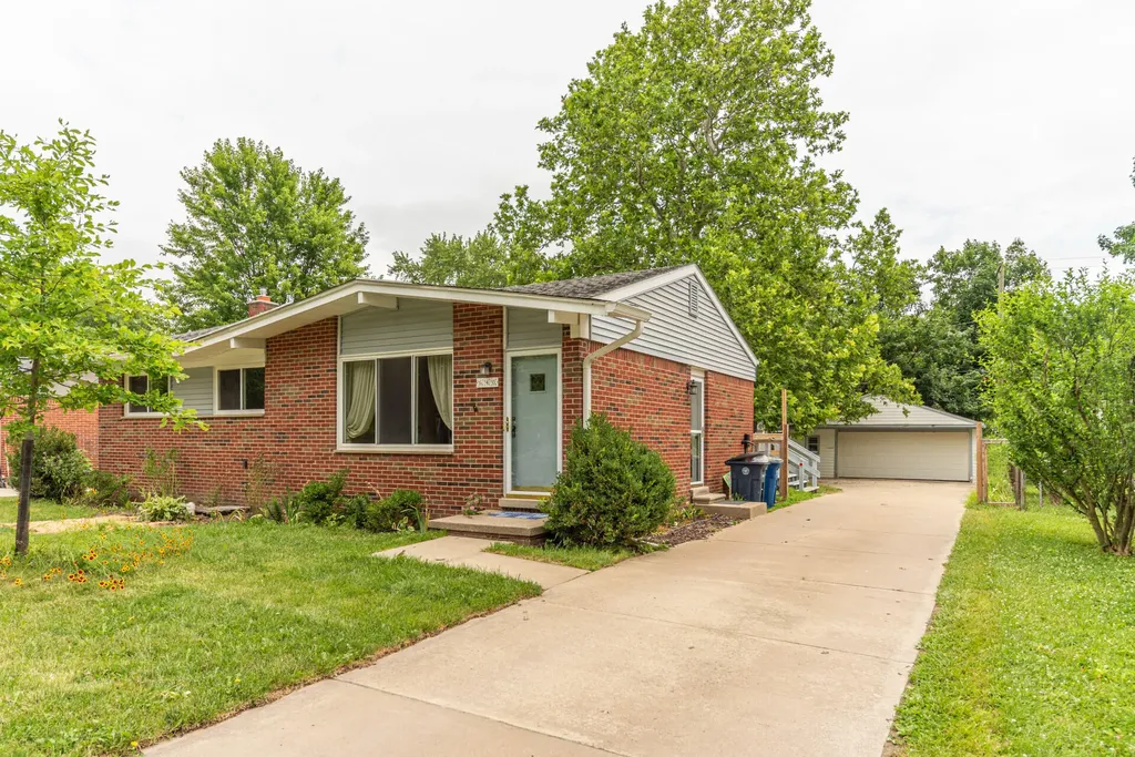 640 Dellwood Drive Ann Arbor City MI 48103
