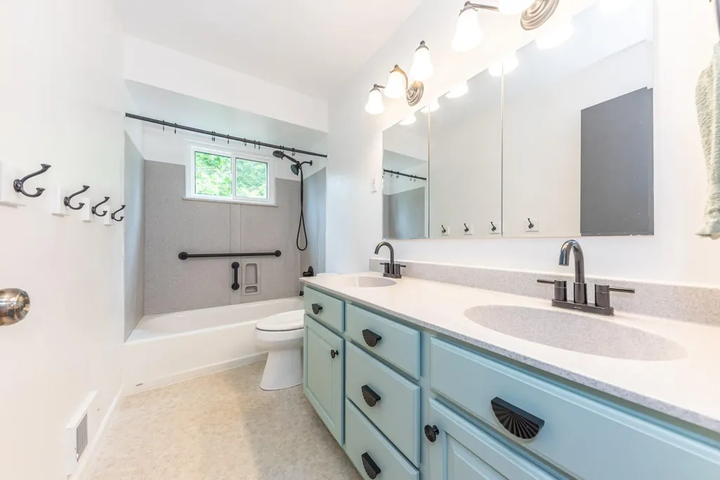 640 Dellwood Drive Ann Arbor City MI 48103