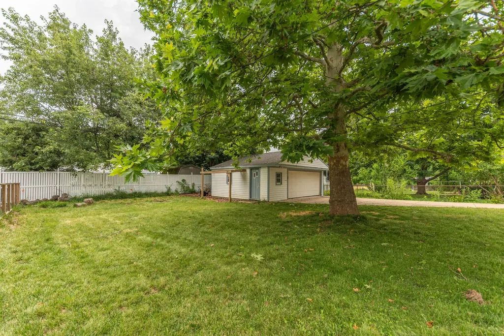 640 Dellwood Drive Ann Arbor City MI 48103