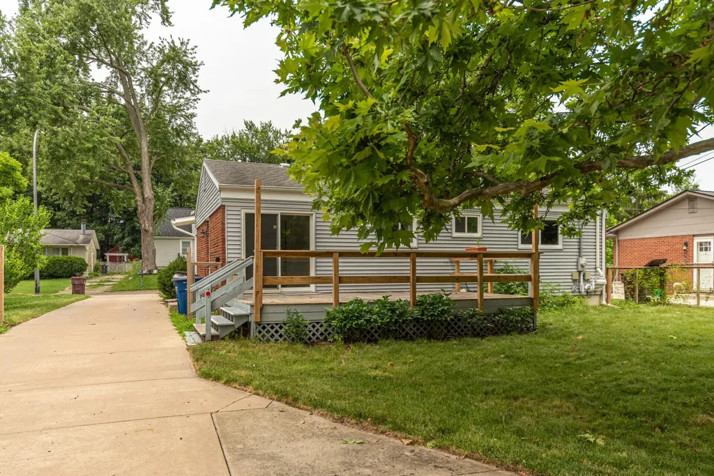 640 Dellwood Drive Ann Arbor City MI 48103