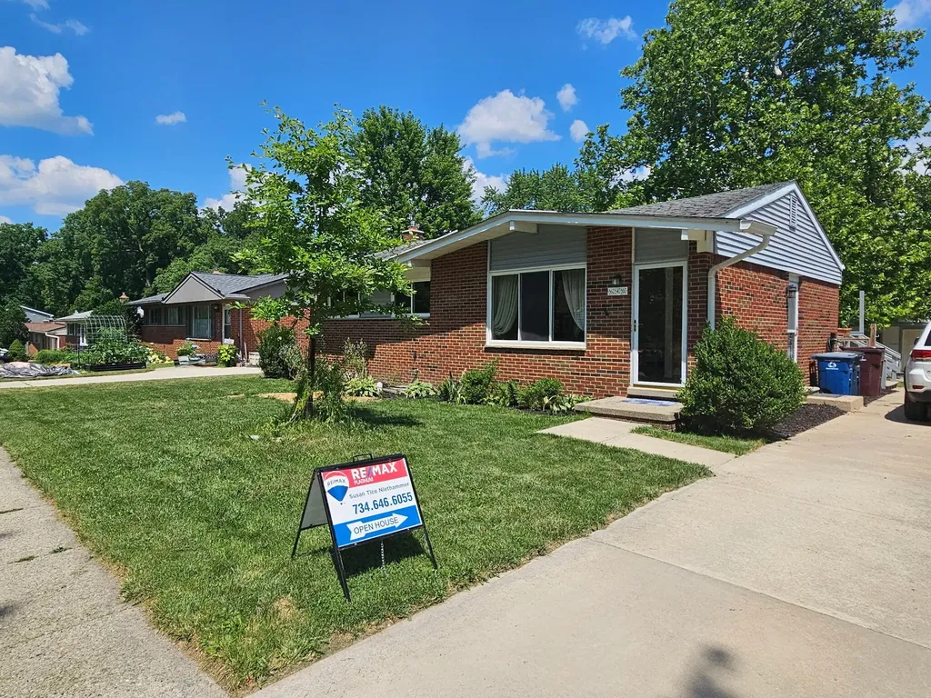 640 Dellwood Drive Ann Arbor City MI 48103