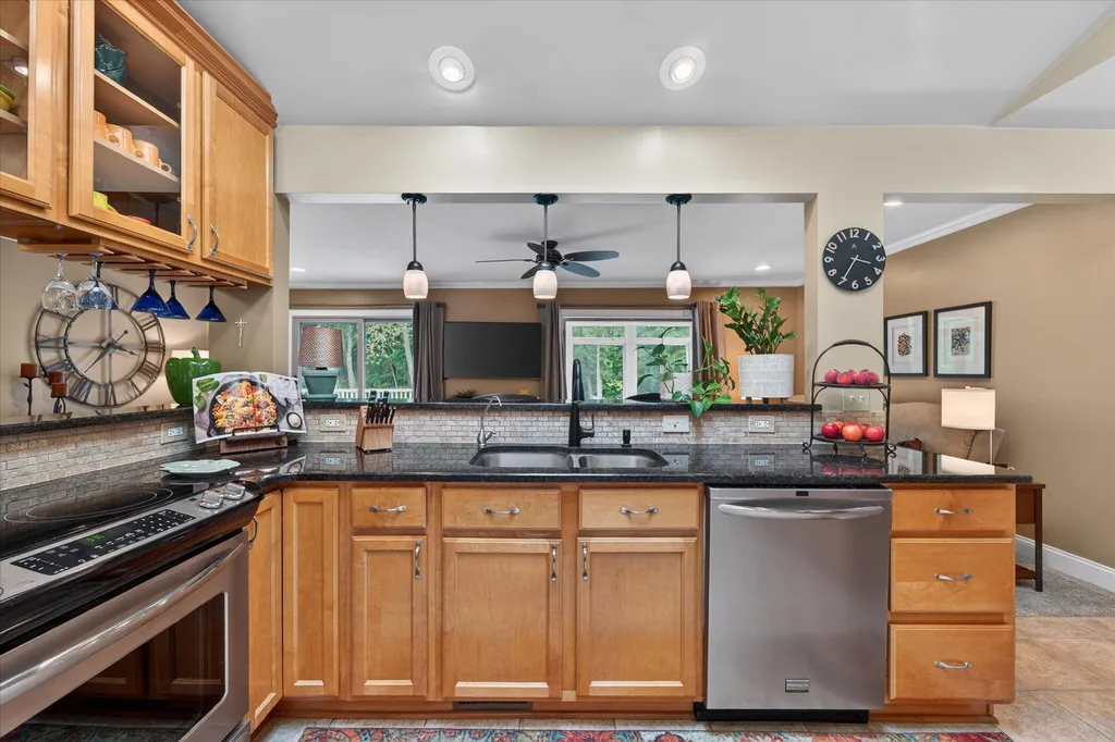 2801 N Tipsico Lake Road Hartland Township MI 48353