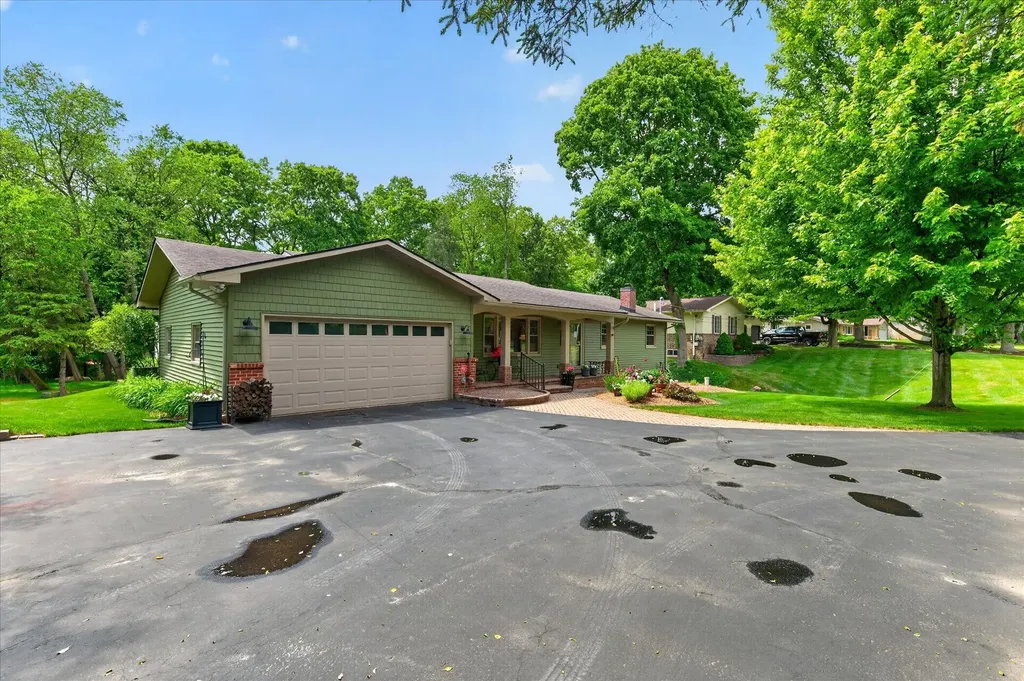 2801 N Tipsico Lake Road Hartland Township MI 48353