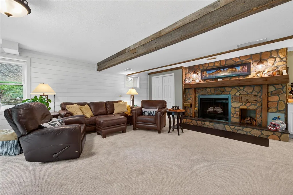 2801 N Tipsico Lake Road Hartland Township MI 48353